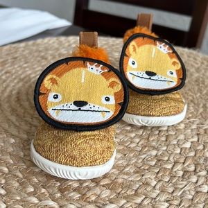 Nike Lebron XVI lion baby sneaker